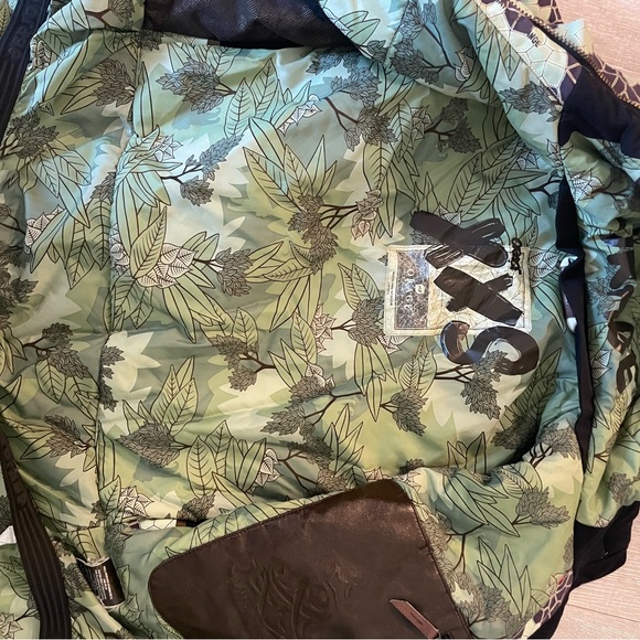 Women’s luxury ski jacket - Picture 6 of 6